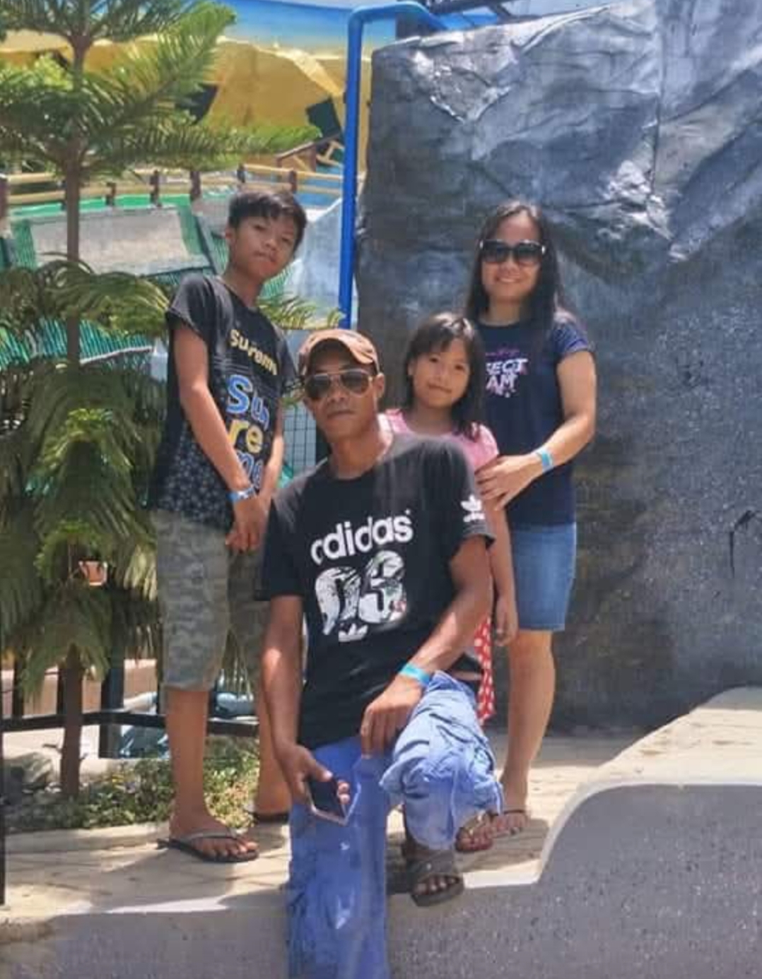 Special Family Moment Family Picture 3